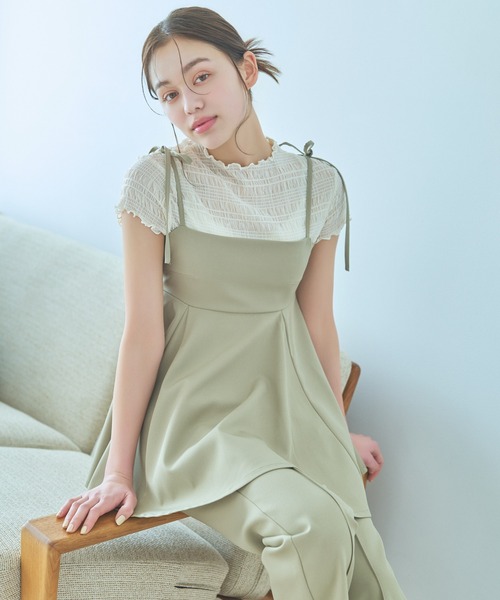 mysty woman（ミスティウーマン）の「［追加1］肩リボンペプラムキャミ　109956（キャミソール・レディース・ブルー系その他/ライトベージュ/カーキ・FREE）」の2枚目の写真