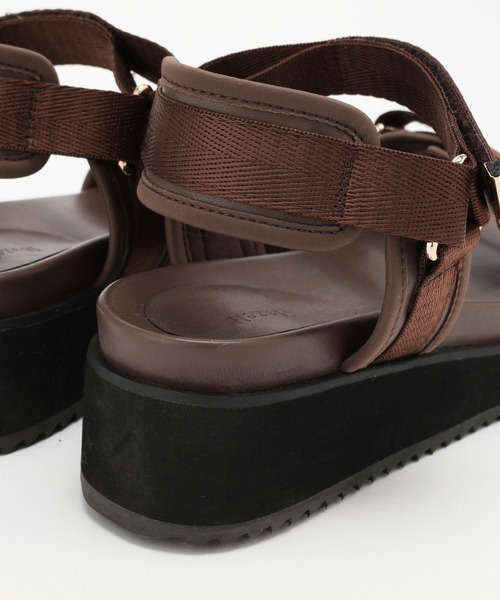 Mazell（マゼル）の「Mazell / 厚底ベルクロサンダル（サンダル・レディース・ブラック/ブラウン・S/M/L/LL）」の11枚目の写真