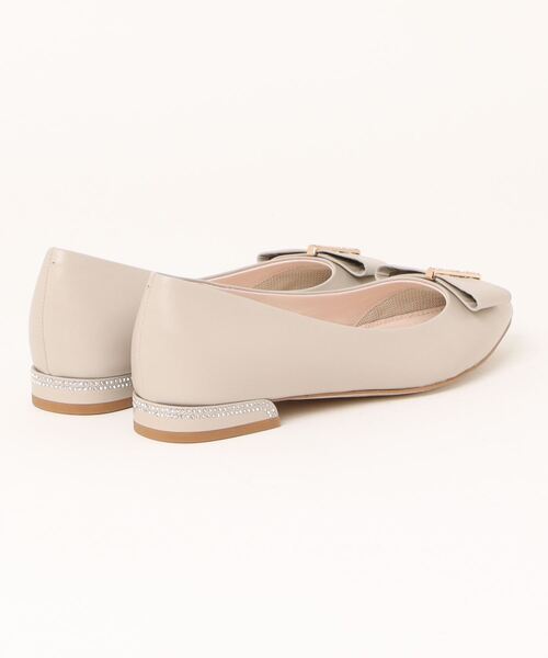JILL STUART(ジルスチュアート)の「リボンモチーフカッターパンプス(パンプス・レディース・ベージュ/ブラック・23.0cm/23.5cm/24.0cm/24.5cm/22.5cm)」の3枚目の写真