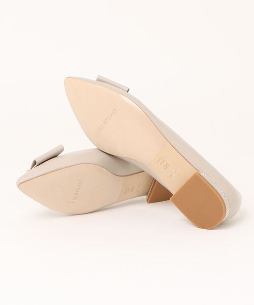 JILL STUART(ジルスチュアート)の「リボンモチーフカッターパンプス(パンプス・レディース・ベージュ/ブラック・23.0cm/23.5cm/24.0cm/24.5cm/22.5cm)」の4枚目の写真