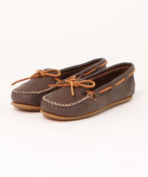 Minnetonka(ミネトンカ)の「【W】【it】【IW3】【ミネトンカ MINNETONKA】 モカシン ボート レザー モック BOAT MOC レディース(モカシン/デッキシューズ・レディース・ブルー系その他/レッド/ブラウン系その他/アイボリー/ブラック/ピンク/ネイビー/イエロー・US5.5/US6/US7/US7.5/US8/US5/US8.5/US6.5/US9)」の4枚目の写真
