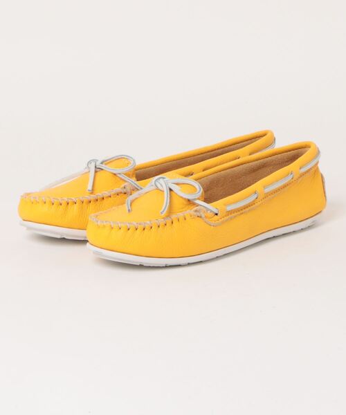 Minnetonka(ミネトンカ)の「【W】【it】【IW3】【ミネトンカ MINNETONKA】 モカシン ボート レザー モック BOAT MOC レディース(モカシン/デッキシューズ・レディース・ブルー系その他/レッド/ブラウン系その他/アイボリー/ブラック/ピンク/ネイビー/イエロー・US5.5/US6/US7/US7.5/US8/US5/US8.5/US6.5/US9)」の7枚目の写真