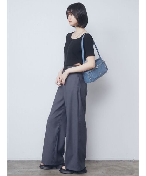 EMODA（エモダ）の「ベルトショルダーバッグ（ショルダーバッグ・レディース・ブラック/ベージュ/ブルー・FREE）」の5枚目の写真