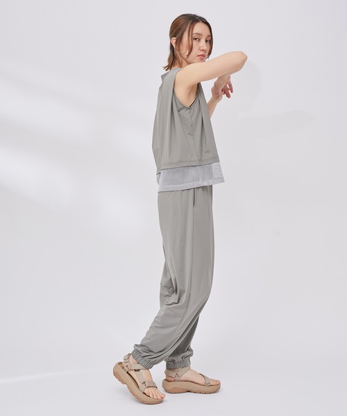 NERGY（ナージー）の「【水陸両用 ＆ UV】Aqua jersey ボックスタンクトップ（Tシャツ/カットソー・レディース・ブラック/カーキ・FREE）」の3枚目の写真