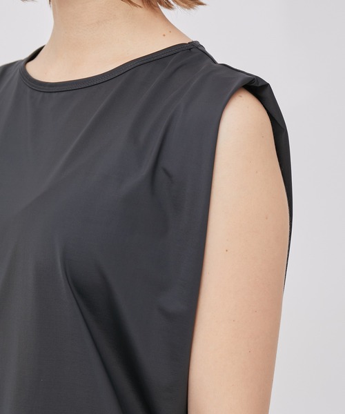 NERGY（ナージー）の「【水陸両用 ＆ UV】Aqua jersey ボックスタンクトップ（Tシャツ/カットソー・レディース・ブラック/カーキ・FREE）」の9枚目の写真