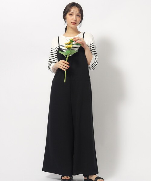 SHOO・LA・RUE（シューラルー）の「◆ぱっと着るだけで決まる 裏がさらさらカットジョーゼットサロペット（サロペット/オーバーオール・レディース・ネイビー/ブラック/ブラウン系・04/02/03）」の2枚目の写真