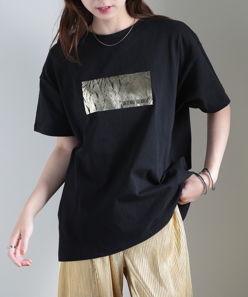 MAISON BREEZE（メゾンブリーズ）の「【MAISON BREEZE】綿天竺オーバーサイズ 箔プリントT 223-561-0088-2 DTK（Tシャツ/カットソー・レディース・ホワイト系その他2/ブラック系その他2/ブラック/ホワイト・FREE）」の4枚目の写真