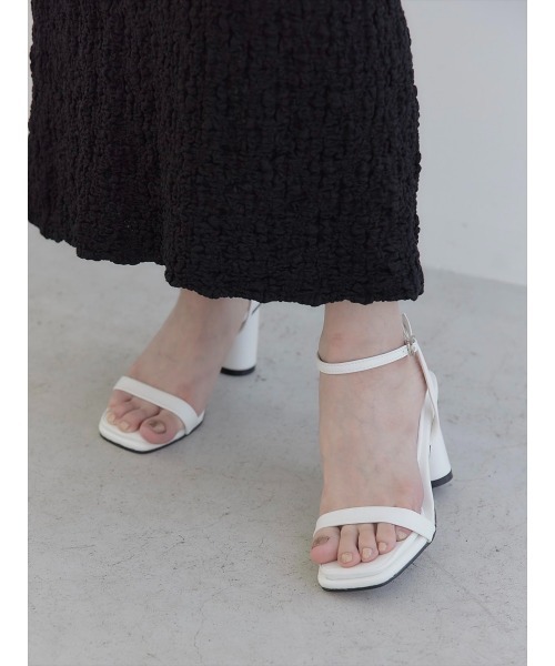 amel（エイメル）の「チャンキーヒールクッションサンダル（サンダル・レディース・ライトベージュ/ホワイト・23.5/24/23/24.5）」の5枚目の写真