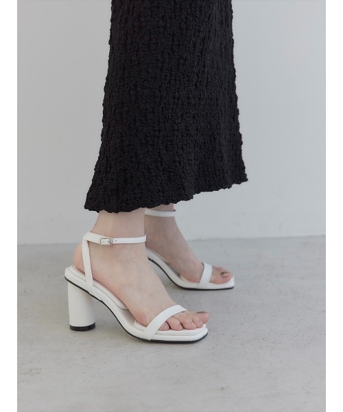 amel（エイメル）の「チャンキーヒールクッションサンダル（サンダル・レディース・ライトベージュ/ホワイト・23.5/24/23/24.5）」の6枚目の写真