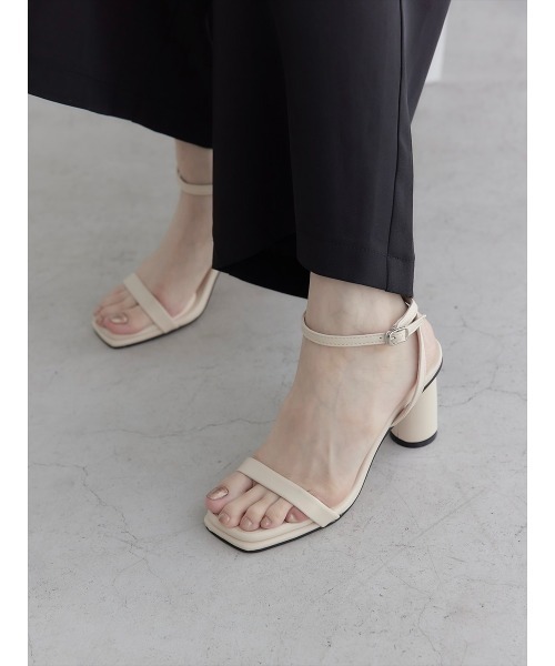 amel（エイメル）の「チャンキーヒールクッションサンダル（サンダル・レディース・ライトベージュ/ホワイト・23.5/24/23/24.5）」の12枚目の写真