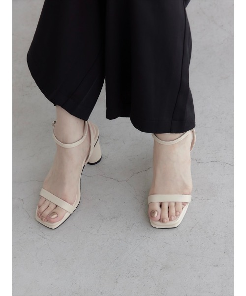 amel（エイメル）の「チャンキーヒールクッションサンダル（サンダル・レディース・ライトベージュ/ホワイト・23.5/24/23/24.5）」の13枚目の写真