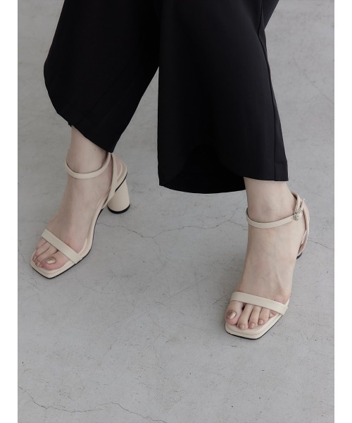 amel（エイメル）の「チャンキーヒールクッションサンダル（サンダル・レディース・ライトベージュ/ホワイト・23.5/24/23/24.5）」の14枚目の写真