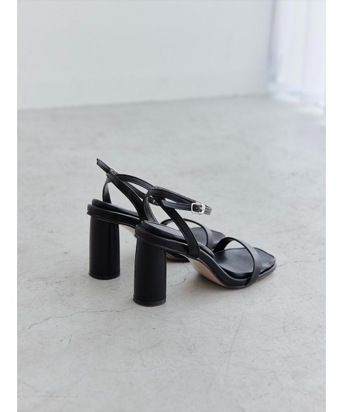 amel（エイメル）の「チャンキーヒールクッションサンダル（サンダル・レディース・ライトベージュ/ホワイト・23.5/24/23/24.5）」の17枚目の写真