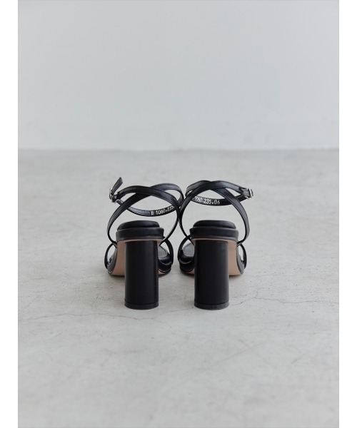 amel（エイメル）の「チャンキーヒールクッションサンダル（サンダル・レディース・ライトベージュ/ホワイト・23.5/24/23/24.5）」の18枚目の写真