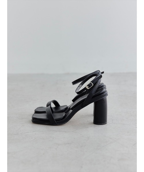 amel（エイメル）の「チャンキーヒールクッションサンダル（サンダル・レディース・ライトベージュ/ホワイト・23.5/24/23/24.5）」の19枚目の写真