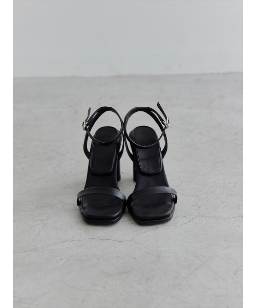 amel（エイメル）の「チャンキーヒールクッションサンダル（サンダル・レディース・ライトベージュ/ホワイト・23.5/24/23/24.5）」の20枚目の写真