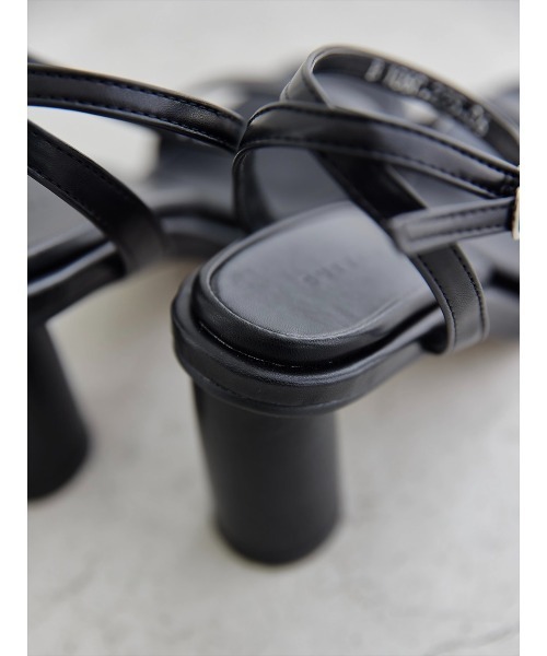 amel（エイメル）の「チャンキーヒールクッションサンダル（サンダル・レディース・ライトベージュ/ホワイト・23.5/24/23/24.5）」の22枚目の写真