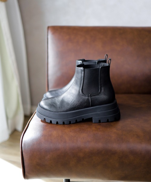 SESTO（セスト）の「サイドゴアショートチェルシーブーツ（ブーツ・レディース・ブラック・S/M/L/LL/3L）」の2枚目の写真