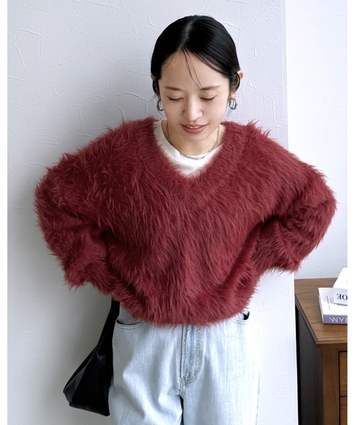 reca（レカ）の「長毛フェザーヤーンVネックニットプルオーバー（ニット/セーター・レディース・サンドベージュ/レッド系その他/ブラウン系その他・FREE）」の3枚目の写真