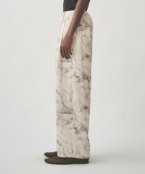 Juha（ユハ）の「ABSTRACT WIDE EASY PANTS（スラックス・メンズ・ネイビー/アイボリー・4/3/2）」の8枚目の写真