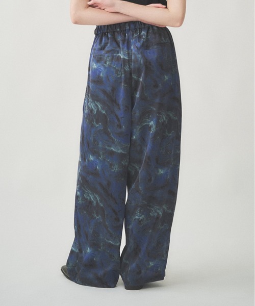 Juha（ユハ）の「ABSTRACT WIDE EASY PANTS（スラックス・メンズ・ネイビー/アイボリー・4/3/2）」の12枚目の写真