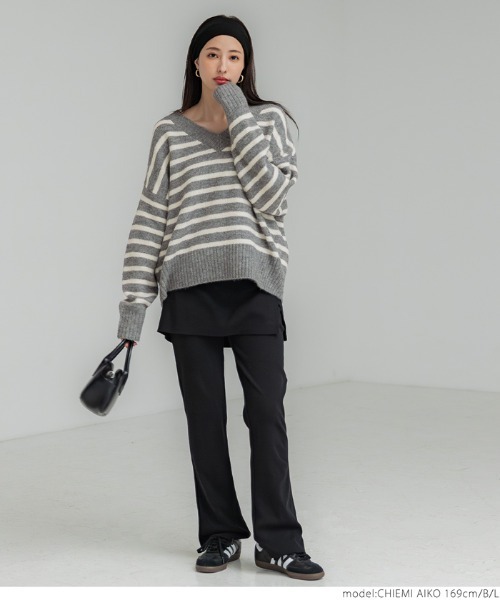 coca(coca)(コカ)の「ふあふあヤク風 Vネックニットトップス(ニット/セーター・レディース・ピンク/A/B/グレー・M/L)」の11枚目の写真