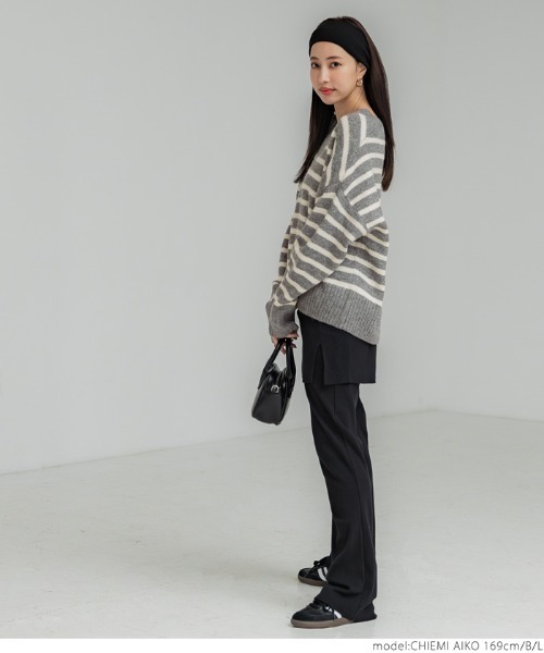 coca(coca)(コカ)の「ふあふあヤク風 Vネックニットトップス(ニット/セーター・レディース・ピンク/A/B/グレー・M/L)」の13枚目の写真