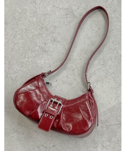 Re:EDIT（リエディ）の「[2024AW BAG COLLECTION]ハーフムーンワンベルトバッグ（ハンドバッグ・レディース・ブラック/レッド/シルバー/アイボリー・FREE）」の3枚目の写真