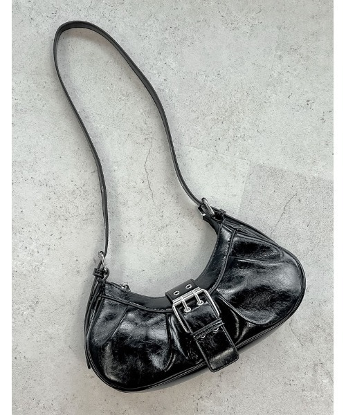 Re:EDIT（リエディ）の「[2024AW BAG COLLECTION]ハーフムーンワンベルトバッグ（ハンドバッグ・レディース・ブラック/レッド/シルバー/アイボリー・FREE）」の5枚目の写真