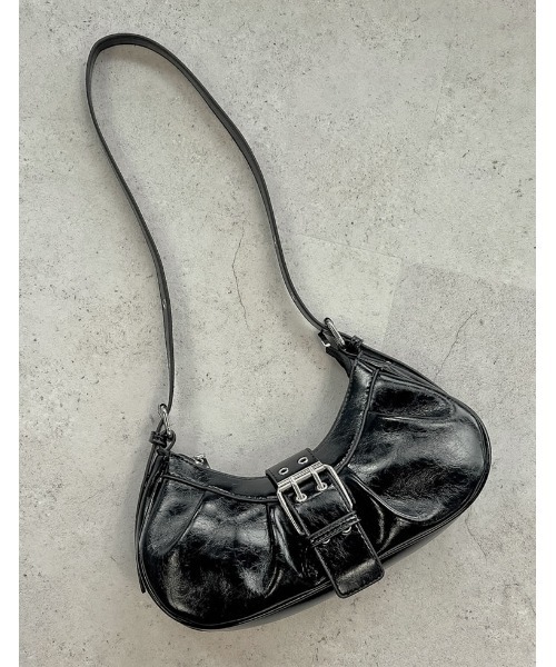 Re:EDIT（リエディ）の「[2024AW BAG COLLECTION]ハーフムーンワンベルトバッグ（ハンドバッグ・レディース・ブラック/レッド/シルバー/アイボリー・FREE）」の15枚目の写真