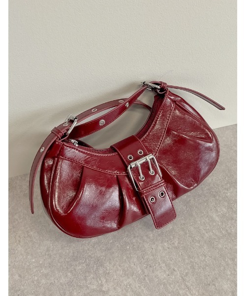 Re:EDIT（リエディ）の「[2024AW BAG COLLECTION]ハーフムーンワンベルトバッグ（ハンドバッグ・レディース・ブラック/レッド/シルバー/アイボリー・FREE）」の21枚目の写真