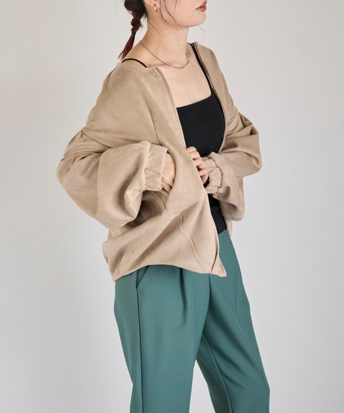 Fizz（フィズ）の「【Fizz/フィズ】　フェイクスウェード　ボリュームスリーブノーカラーブルゾン（ブルゾン・レディース・ブラック/アイボリー/グレイッシュベージュ・M）」の17枚目の写真