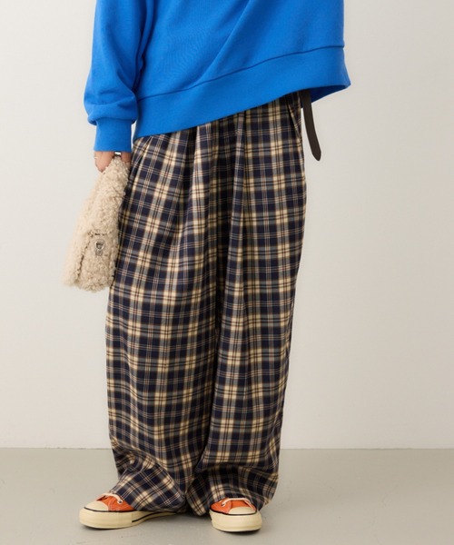 RODEO CROWNS WIDE BOWL（ロデオクラウンズワイドボウル）の「2TUCK WIDE スラックス（スラックス・レディース・グレー/ブラウン系その他/ブルー系その他3・MEDIUM/LARGE）」の3枚目の写真