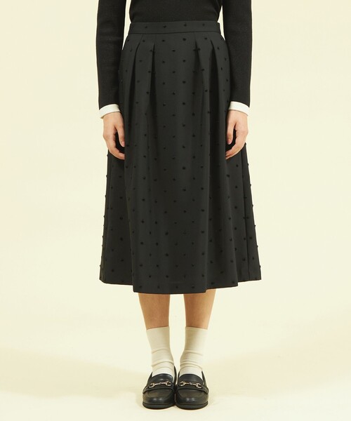 MACKINTOSH PHILOSOPHY（ﾏｯｷﾝﾄｯｼｭ ﾌｨﾛｿﾌｨｰ）の「ドットジャガードタックスカート（スカート・レディース・オフホワイト/ブラック・36/38）」の3枚目の写真