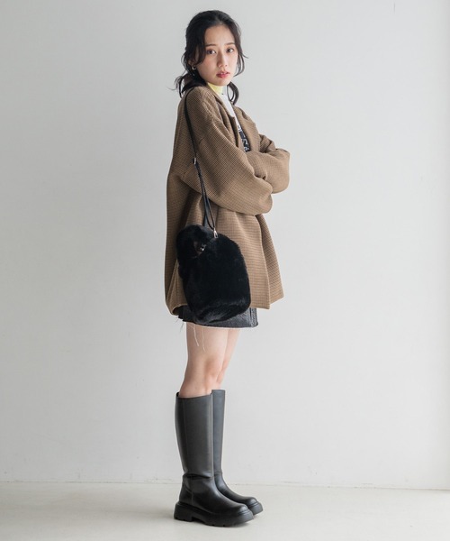 LOWRYS FARM(ローリーズファーム)の「フェイクファーキンチャクBAG 235066(ショルダーバッグ・レディース・パープル/ブラック/イエロー・FREE)」の5枚目の写真