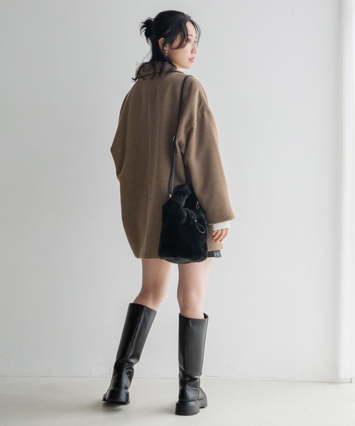 LOWRYS FARM(ローリーズファーム)の「フェイクファーキンチャクBAG 235066(ショルダーバッグ・レディース・パープル/ブラック/イエロー・FREE)」の6枚目の写真
