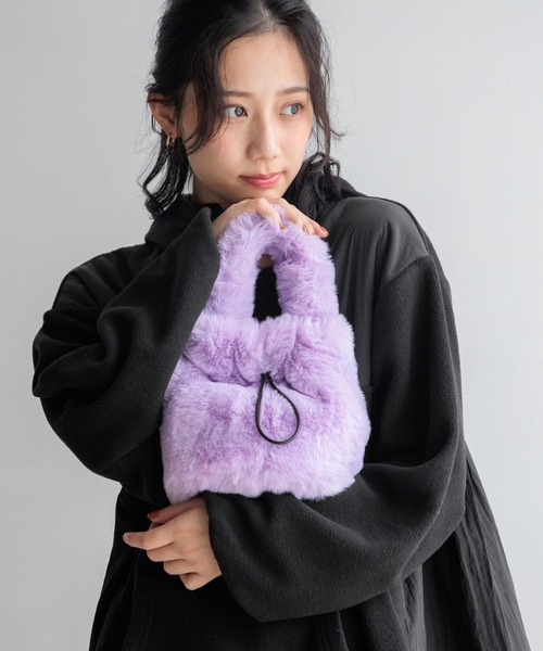 LOWRYS FARM(ローリーズファーム)の「フェイクファーキンチャクBAG 235066(ショルダーバッグ・レディース・パープル/ブラック/イエロー・FREE)」の17枚目の写真