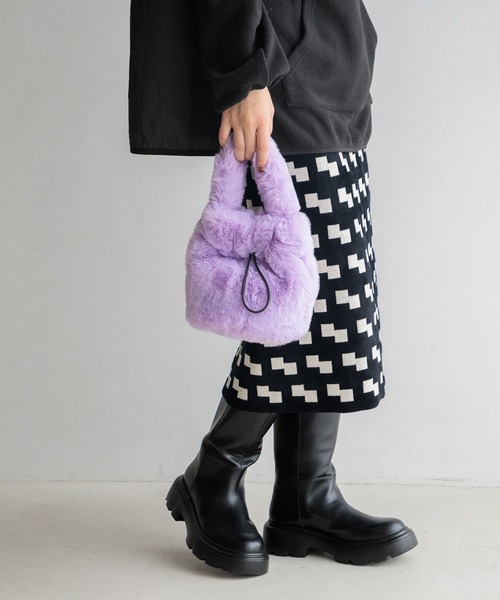LOWRYS FARM(ローリーズファーム)の「フェイクファーキンチャクBAG 235066(ショルダーバッグ・レディース・パープル/ブラック/イエロー・FREE)」の18枚目の写真