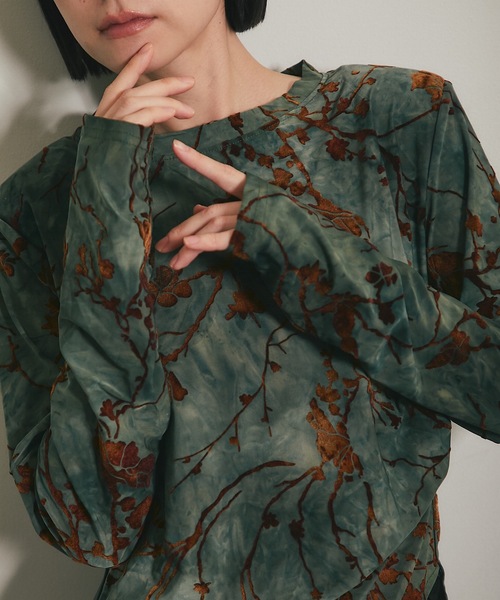 ANOTHER S(アナザーエス)の「ショート丈ベロア花柄プルオーバー(Tシャツ/カットソー・レディース・ブラウン/ブラック・FREE)」の13枚目の写真