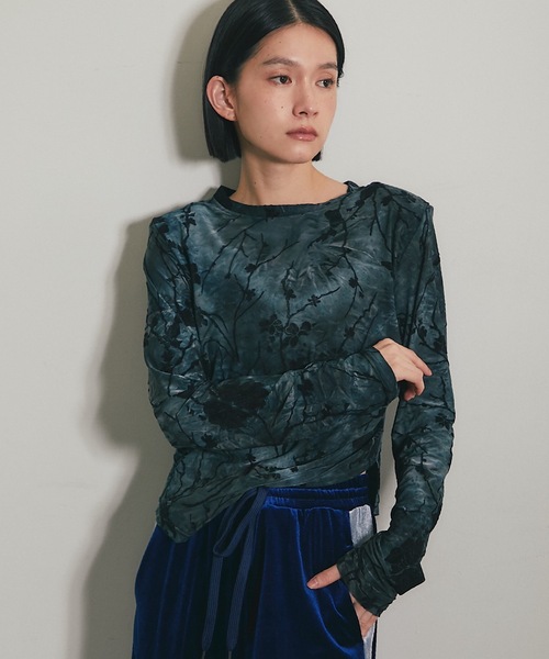 ANOTHER S(アナザーエス)の「ショート丈ベロア花柄プルオーバー(Tシャツ/カットソー・レディース・ブラウン/ブラック・FREE)」の15枚目の写真
