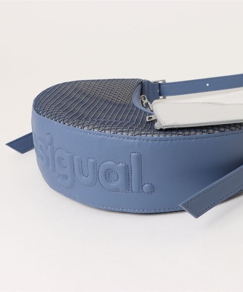 Desigual（デシグアル）の「REPRISE ATENEA MESH CASCAIS メッシュパネル クレセントバッグ（ショルダーバッグ・レディース・ホワイト/ブルー・FREE）」の4枚目の写真