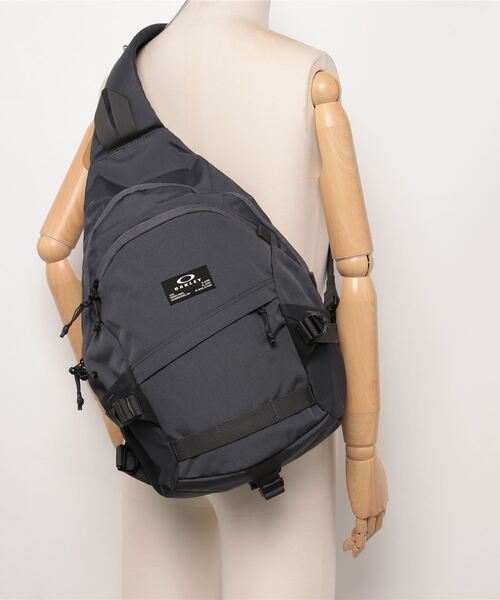 OAKLEY（オークリー）の「オークリー ESSENTIAL SHOULDER BAG 8.0 /BAG