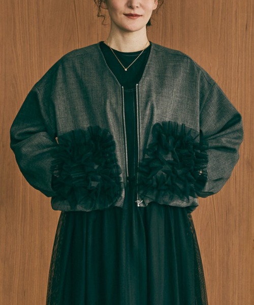 DOLLUPOOPS(ドールアップウップス)の「【定番オケージョンアイテム】ポケットチュールフリルモチーフブルゾン(ブルゾン・レディース・チャコールグレー/レンガ/ブラック・38)」の3枚目の写真