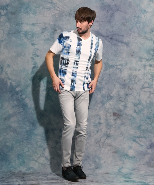 HIDEAWAYS NICOLE（ハイダウェイニコル）の「フォトラインアラカルトVネック半袖Ｔシャツ（Tシャツ/カットソー・メンズ・ホワイト系その他/オフホワイト/ブラック系その他/ブラック・MEDIUM/LARGE/X-LARGE）」の7枚目の写真