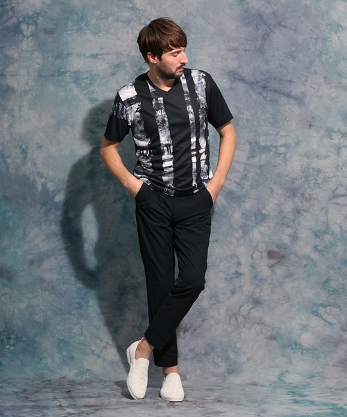 HIDEAWAYS NICOLE（ハイダウェイニコル）の「フォトラインアラカルトVネック半袖Ｔシャツ（Tシャツ/カットソー・メンズ・ホワイト系その他/オフホワイト/ブラック系その他/ブラック・MEDIUM/LARGE/X-LARGE）」の8枚目の写真