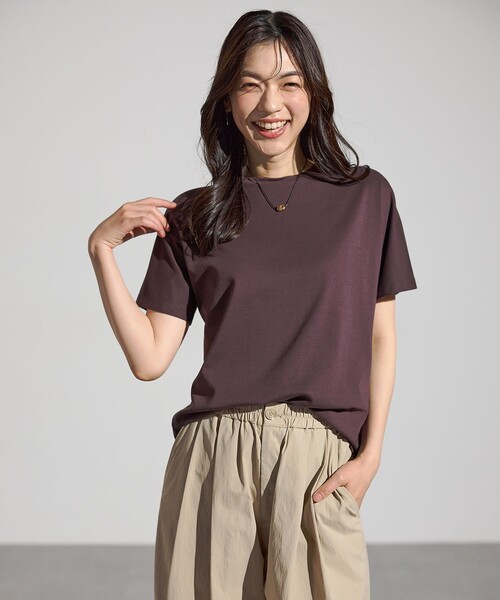 ANY（エニィ）の「【新色追加/10色展開】プレミアムベーシック半袖Tシャツ（Tシャツ/カットソー・レディース・ブラック系/ベージュ系/ピンク系/グリーン系/ホワイト系/グレー系/サックスブルー系/イエロー系/ネイビー系/ダークブラウン系・4）」の4枚目の写真