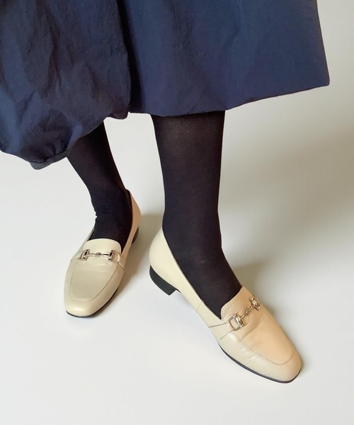blanc/bleu（ブランブルー）の「【日本製／本革】ビット付きローファー（ローファー・レディース・ブラック/ダークベージュ・23.0cm/22.5cm/23.5cm/24.0cm/24.5cm）」の2枚目の写真