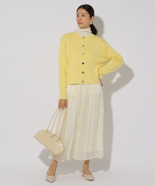 Elura（エルーラ）の「こなれクルーネックカーディガン/289177（カーディガン/ボレロ・レディース・ライトイエロー/ネイビー/ライトベージュ・FREE）」の6枚目の写真