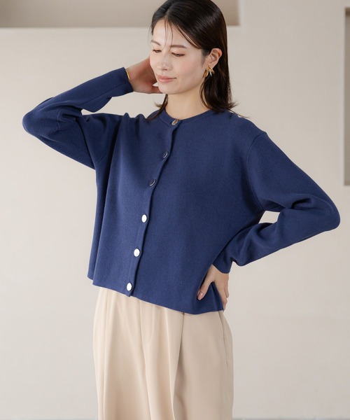 Elura（エルーラ）の「こなれクルーネックカーディガン/289177（カーディガン/ボレロ・レディース・ライトイエロー/ネイビー/ライトベージュ・FREE）」の8枚目の写真