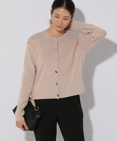 Elura（エルーラ）の「こなれクルーネックカーディガン/289177（カーディガン/ボレロ・レディース・ライトイエロー/ネイビー/ライトベージュ・FREE）」の16枚目の写真